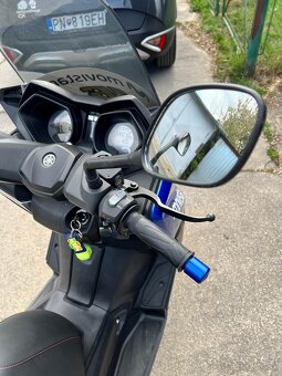 YAMAHA X MAX 125 VR46 LIMITKA - 3