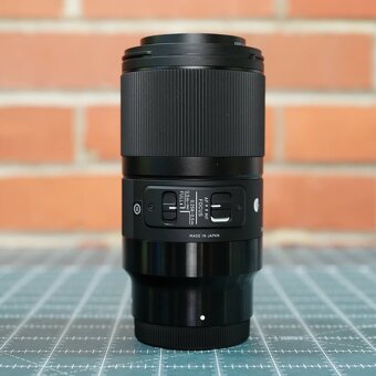 SIGMA 70mm f/2.8 DG Macro Art Sony E-mount - 3