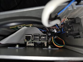 Predám Raspberry Pi 3 s dotykovým displejom - 3