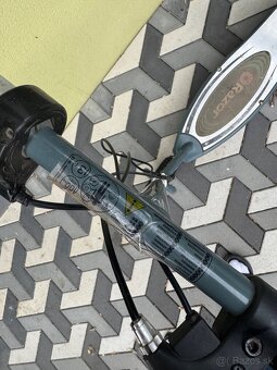 Razor E300 staršia kolobezka - 3