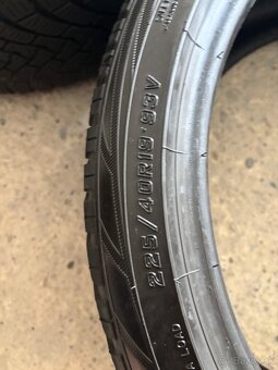 Predám 4ks zimné pneu Falken Eurowinter 225/40 r19 - 3