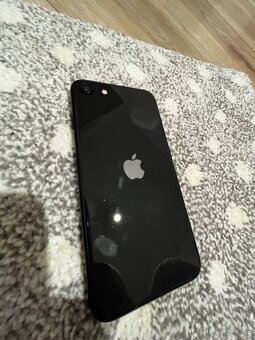 iPhone SE 2020 - 3