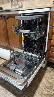 Predám umývačku riadu Whirlpool 45cm - 3