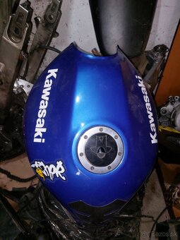 Rozpredám Kawasaki ZR7 r.v.2001 na ND - 3
