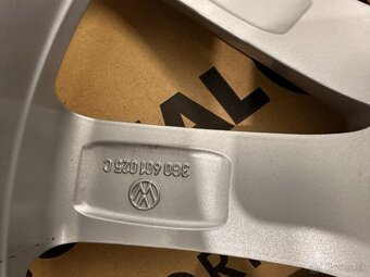 original alu VW Passat r17 3G0601025C Helsinky - 3