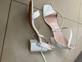 Biele sandále Ideal Shoes - 3