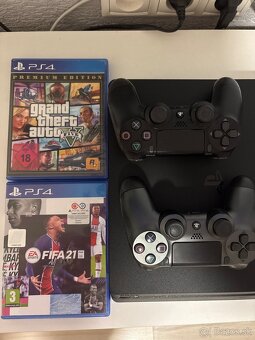 Playstation 4 - 3