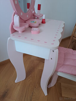 Detsky kozmeticky stolik - 3