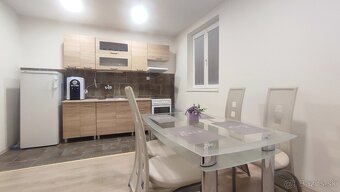 KIADÓ- 3 szobás lakás Veľké Dvorníkyban (Búslak része) - 3