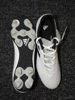 Predám nové, nikdy nepoužité kopačky zn. Adidas veľkosť 44,5 - 3