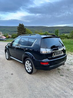 Mitshubishi Outlander 2.2. D.I.D. 130kw 4x4 7.miestne - 3