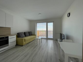 Moderný 1-izb. byt s balkónom a garážovým parkovacím miestom - 3