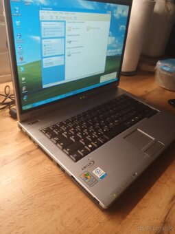 Predám notebook Fujitsu Siemens Amilo L1300 - 3