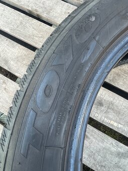 Toyo 225/50 R17 zimné - 3