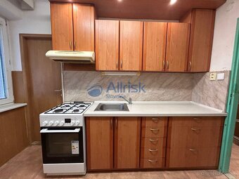 REZERVOVANÝ  3-izbový byt v tehlovej zateplenej bytovke so  - 3