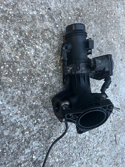 Škrtiaca klapka BMW f10 - 3