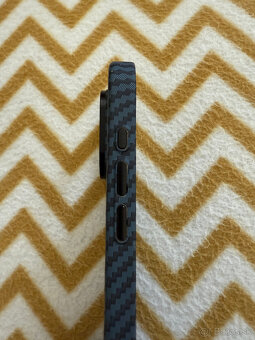 RD Carbon V3 – iPhone 15 Pro, MagSafe, tenké, bez prasklín - 3
