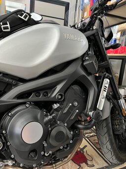 Yamaha XSR 900 - 3
