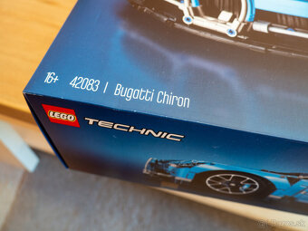 LEGO Technic Bugatti Chiron - 3