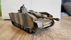 Tamiya 1/35 Sturmgeschütz IV Sd.Kfz 163
- 3