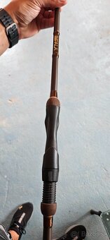 Predám udicu Delphin IMPALA 3m, 2,75lbs 2 diely - 3