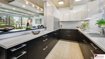 Predaj moderná 5 izbová vila, 265 m2, pozemok 953 m2, bazén, - 3
