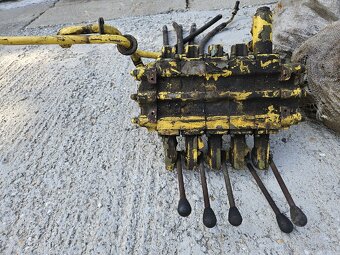 Rozvadzač na hydrauliku - 3