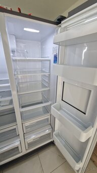 Chladnička s mrazničkou Samsung RSQ1VTMG1 - 3