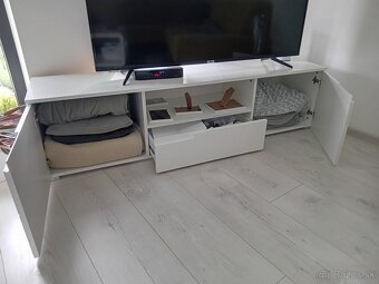 Skrinka pod tv - 3