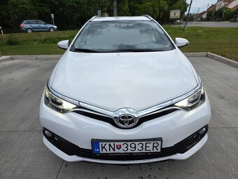 Toyota Auris 1,6 Benzin Automat Top Stav kúpene na Sk - 3