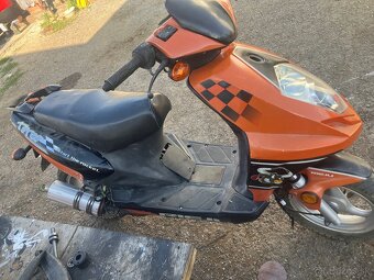 Predám Skuter čínsky rieju 1600 km - 3