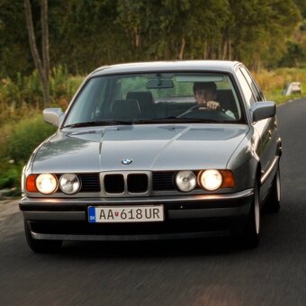 Retro svadobné auto BMW E34 520i - 3