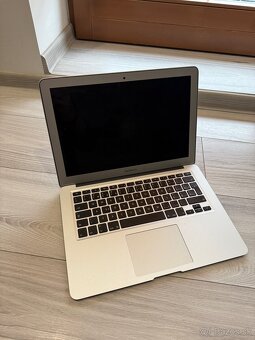 Apple MacBook Air 13” (Early 2015) - 3