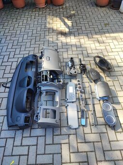 Predám diely interiéru na Renault Thalia 3 rok výroby 2009 - 3