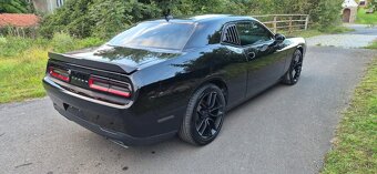 DODGE CHALLENGER 5,7 Hemi 2019 33 000 km - 3
