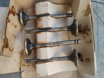 Predám nové diely Dacia 1300 r.v. 1972 - 3