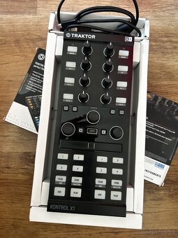 Predám Native Instruments Traktor Kontrol X1mk2 - 3