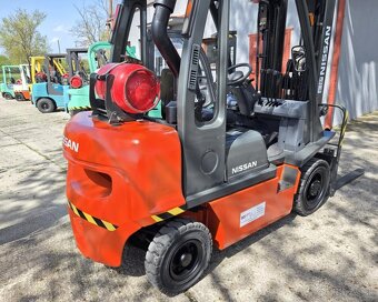 Vysokozdvižný vozík NISSAN UD02A25PQ LPG - 3