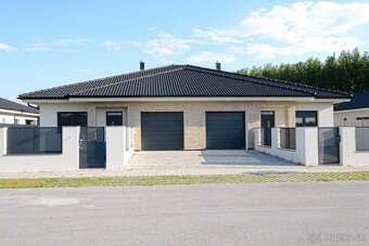 33Reality| Posledný 4.izbový rodinný dom s dvoma bytovými. - 3