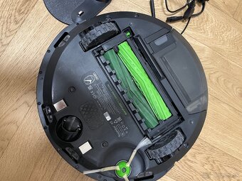 Roboticky vysavac Irobot roomba e5 - 3