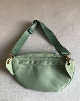 ————-—-Nová mint ľadvinka/kabelka Bench, 8 E————— - 3