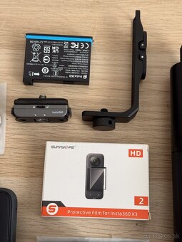 Insta360 X3 s prislusenstvom - 3