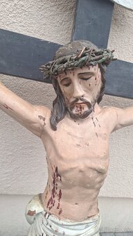Dreveny kriz s Ježišom (INRI - 3