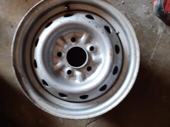 Plechové disky 5,5Jx14 rozteč 5x114,3 z hyundaia H1 - 3