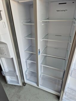 Americká chladnička/ mrakaz Siemens s výrobníkom ľadu - 3