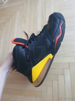 Jordan Mars 270 - 3