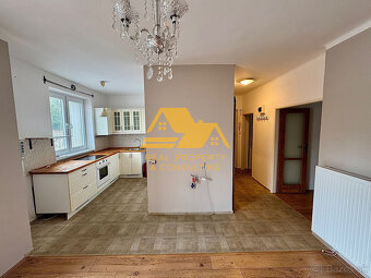 Predám tehlový 3 izbový byt s balkónom v Nových Zámkoch - 3