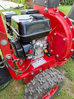 Motorový vysávač lístia + drvič - 3