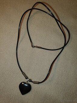 NÁHRDELNÍK - 3