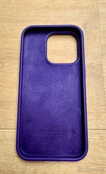 Kryty/obaly na iPhone 15 Pro - 3